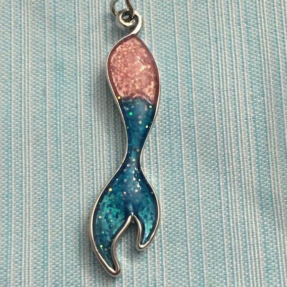 (H3) Mermaid Tail Earrings - Picture 4 of 5